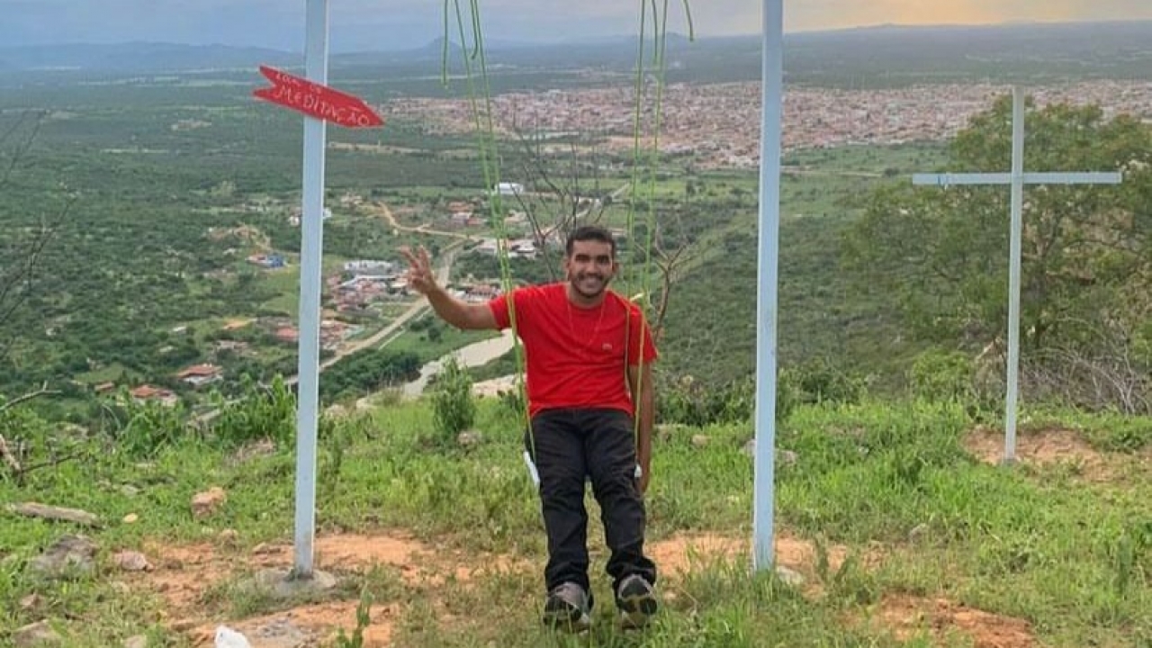Jovem de 19 anos de Parelhas cria santuário no Alto da Serra