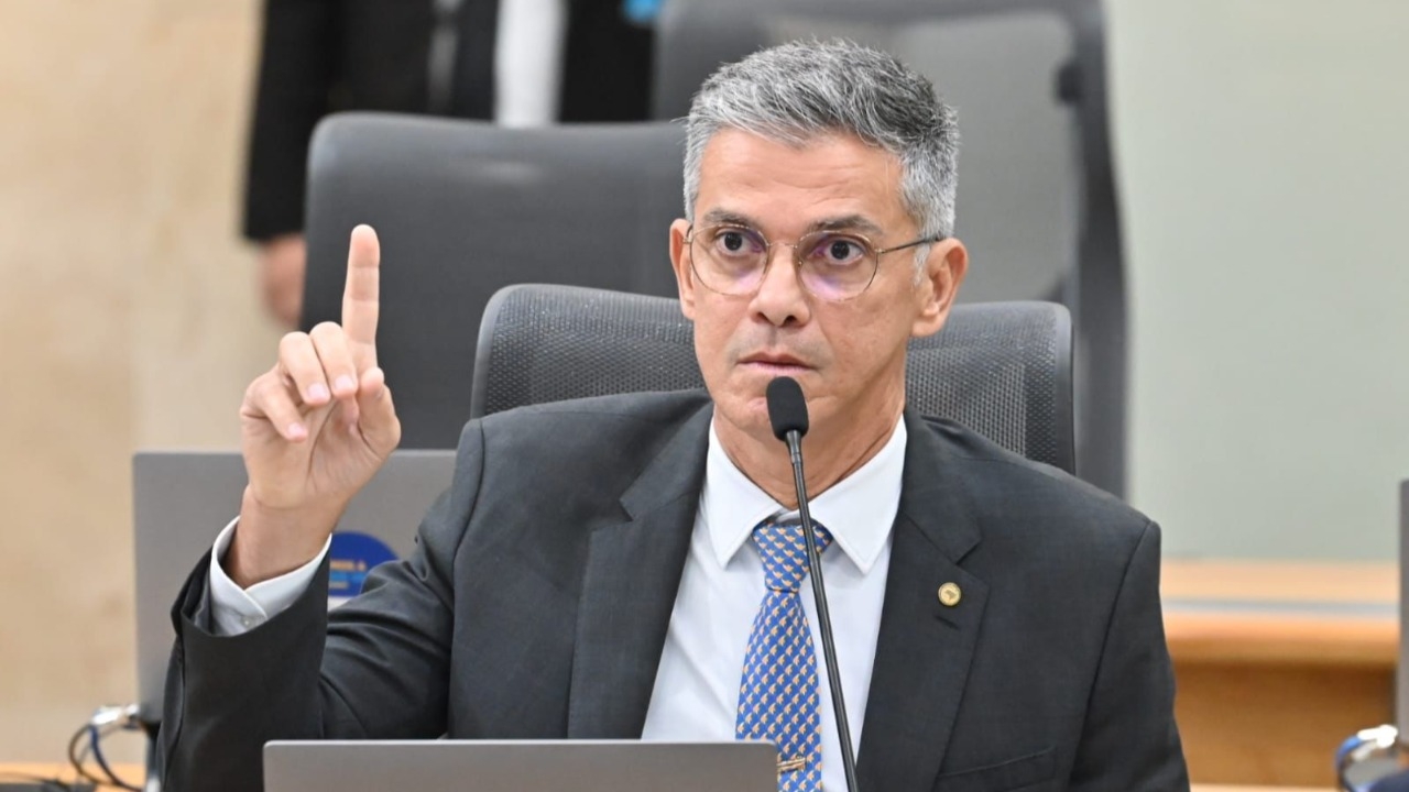 Azevedo tem 10 Projetos de Lei aprovados na AL e reforça pautas em defesa da Segurança, Educação e da Vida no RN