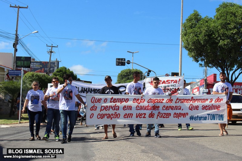 Mossoroenses vÃ£o Ã s ruas pedir paz