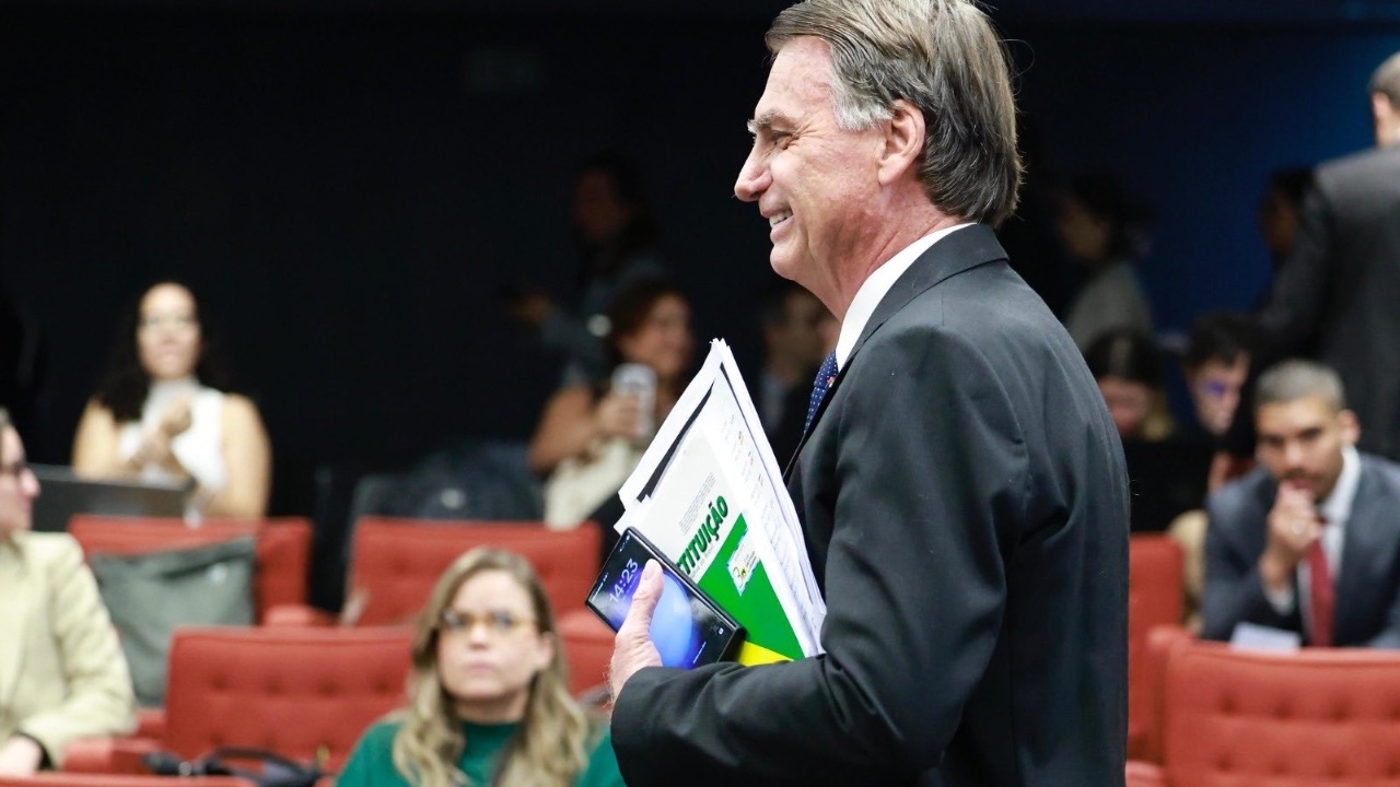 Bolsonaro sai gigante do STF