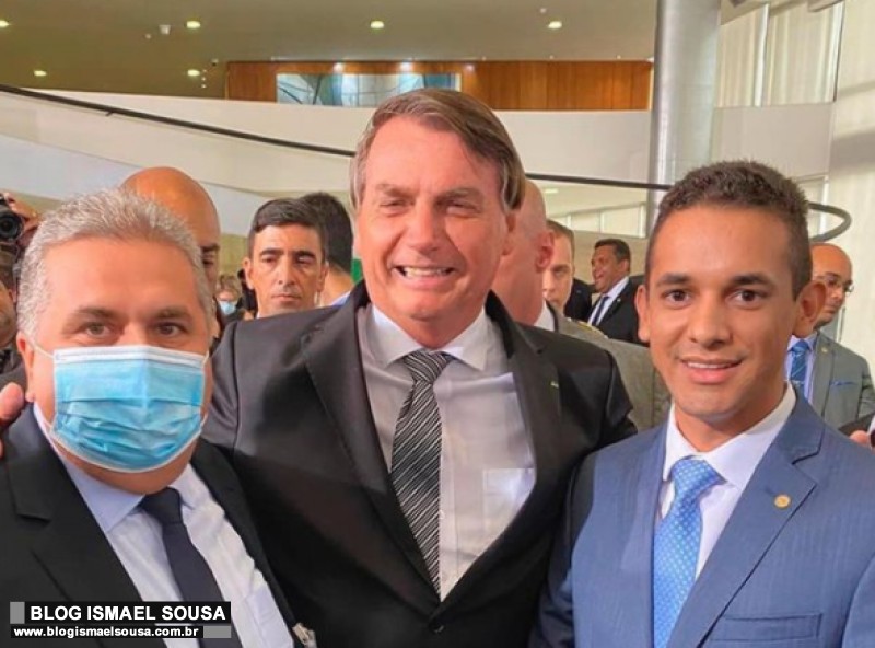 Allyson flerta com Bolsonaro durante agenda em BrasÃ­lia-DF