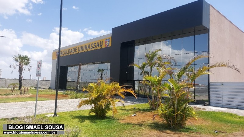 Estudantes reclamam de prejuízos com proibição de aulas presenciais nas faculdades particulares