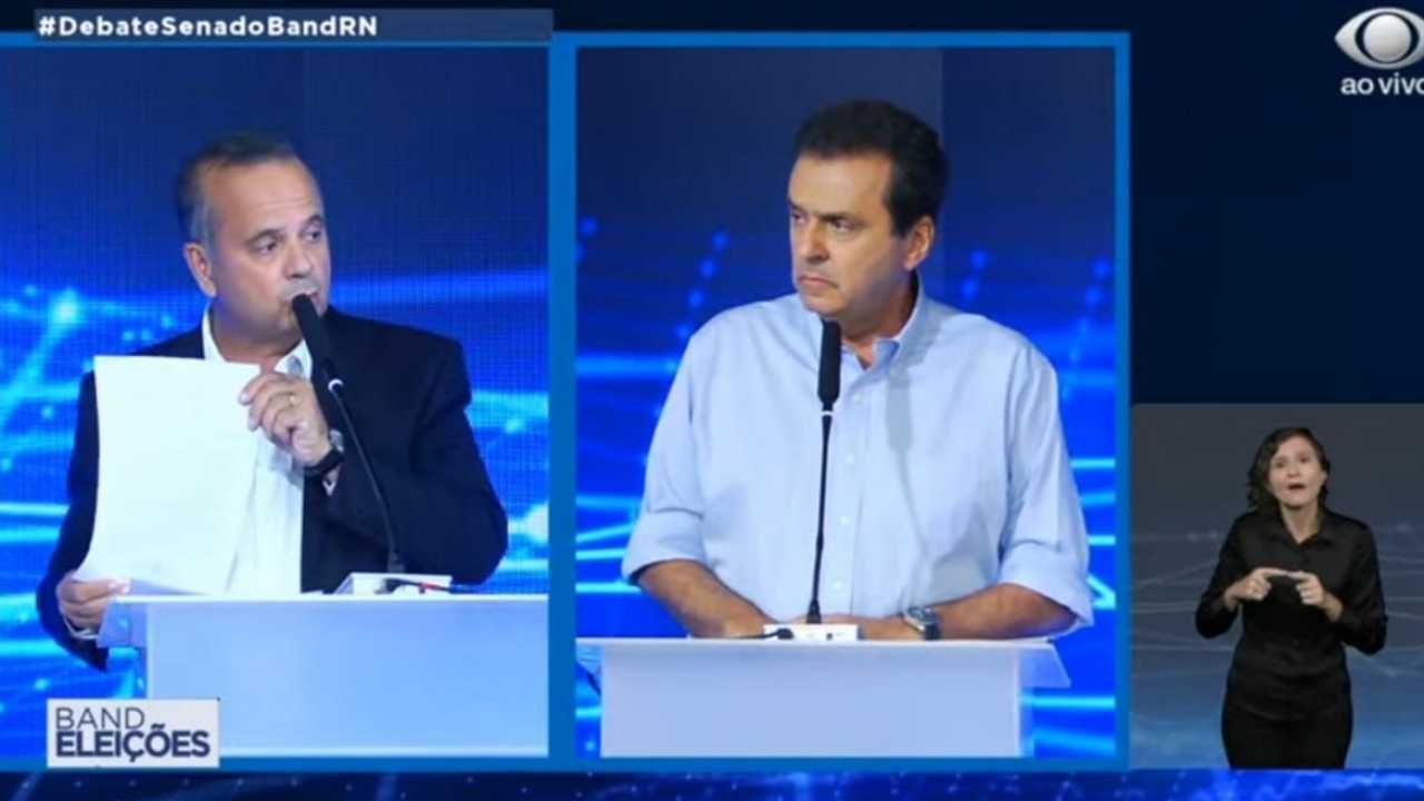Rogério detona Carlos em debate: 'Está acostumado a mentir, é camaleão político e faz do oportunismo sua bandeira'