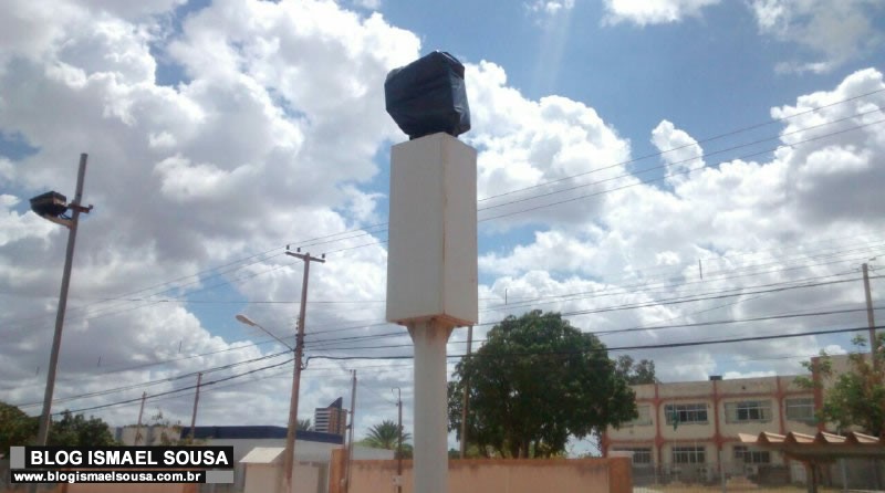 MistÃ©rio: radares de trÃ¢nsito sÃ£o "lacrados" com sacolas pretas em MossorÃ³