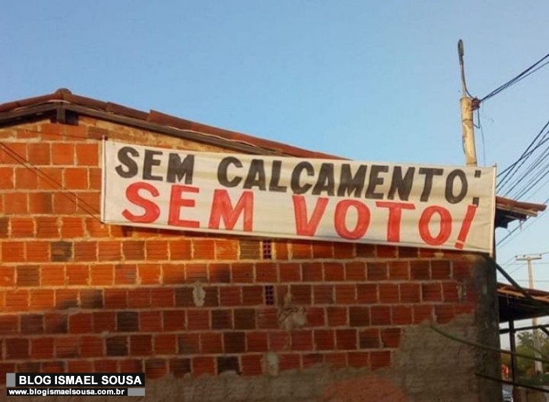 Mossoroenses comeÃ§am a espalhar faixas contra polÃ­ticos que prometem obras e nÃ£o cumprem