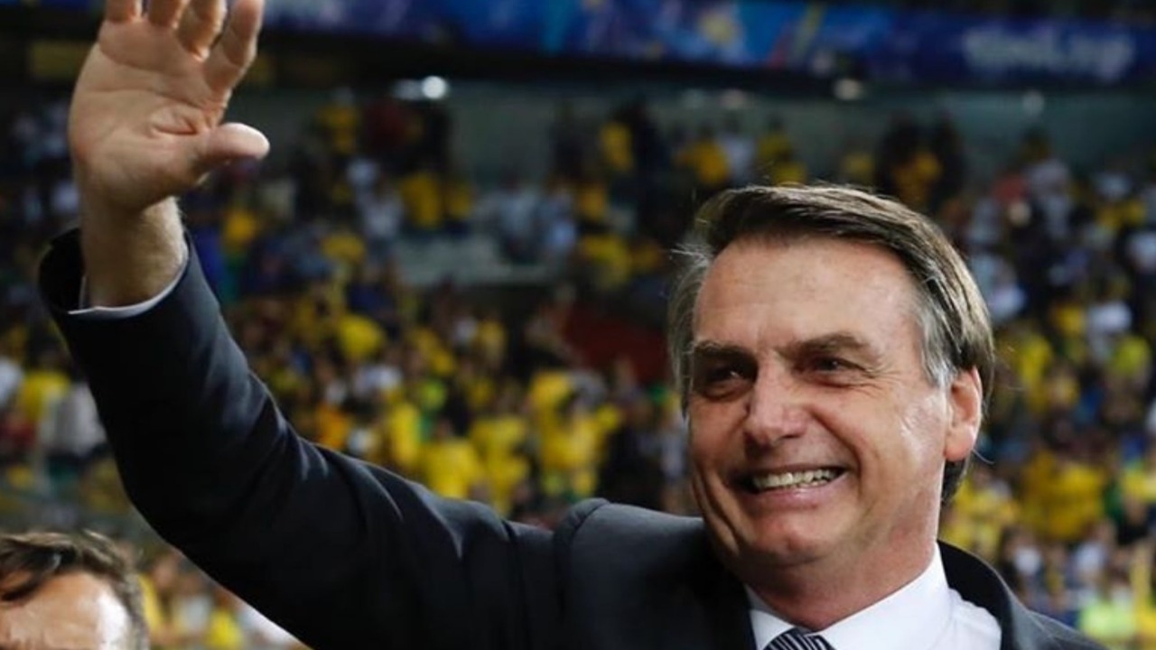 Bolsonaro tem 52,7% dos votos válidos no 2º turno, aponta nova pesquisa