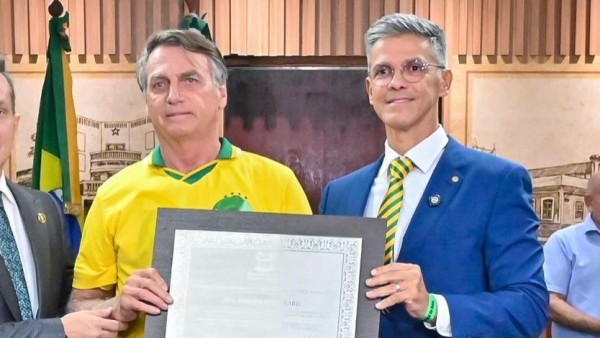 Azevedo exalta legado de Bolsonaro no RN e simbolismo da homenagem na entrega do título de Cidadão Potiguar