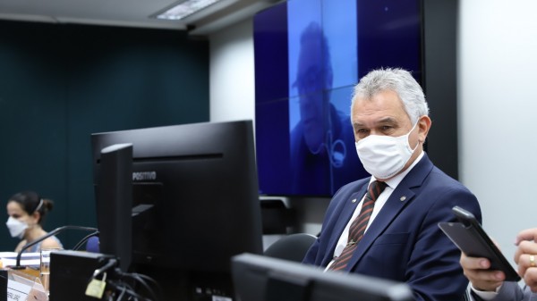 "Foram cometidos crimes contra o Brasil", diz General Girão sobre escândalo dos charutos como garantia em empréstimos no BNDES