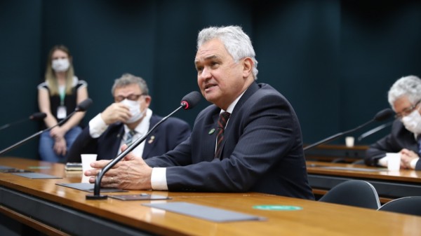 Girão solicita socorro imediato para prefeituras prejudicadas por ataques criminosos