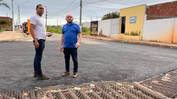Vereador Edson Carlos fiscaliza obras executadas por indicação de seu mandato