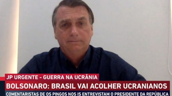 Bolsonaro anuncia que Brasil vai receber ucranianos que fogem da guerra