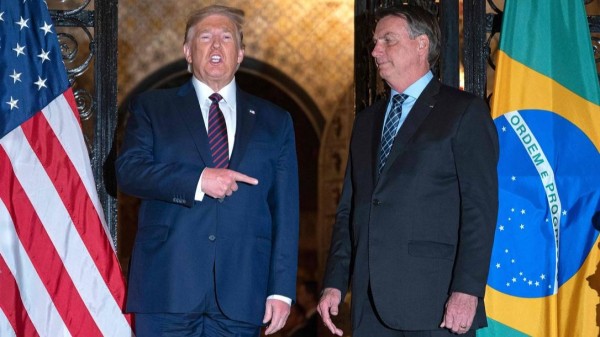 'Deixem Bolsonaro em paz!': Trump sai em defesa do ex-presidente brasileiro e denuncia 'caça às bruxas'