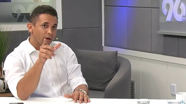 Allyson oferece maquinário da prefeitura para auxiliar DNIT no desvio da BR-304