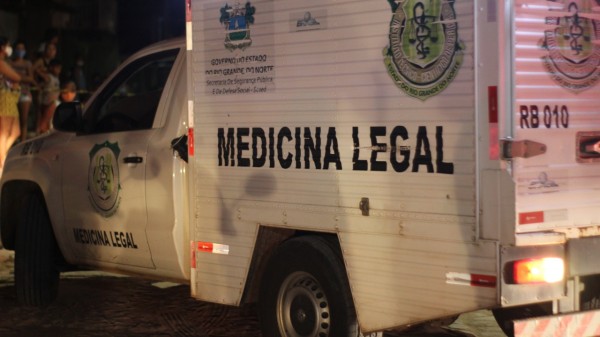 Jovem é executado a poucos metros de batalhão que deveria estar funcionando há meses