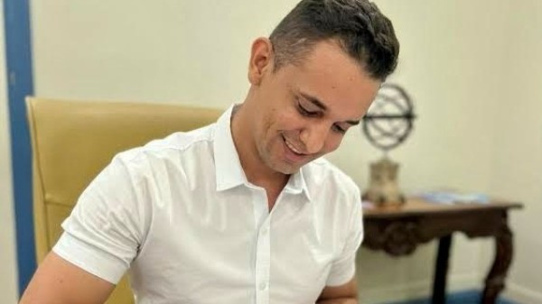 Allyson encaminha à Câmara projeto que concede novo reajuste aos professores