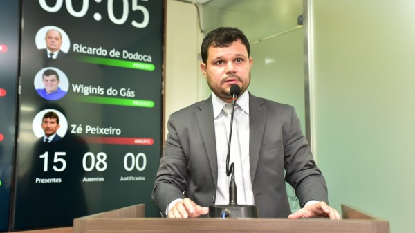 Tony Fernandes se encontrou com Fátima para cobrar atenção ao Hospital da Polícia Militar