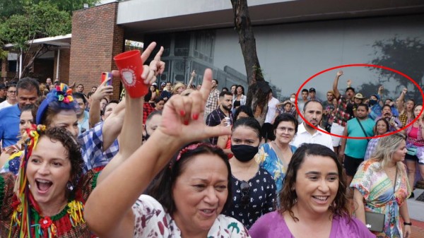 Fátima e Carlos Eduardo são vaiados no Pingo