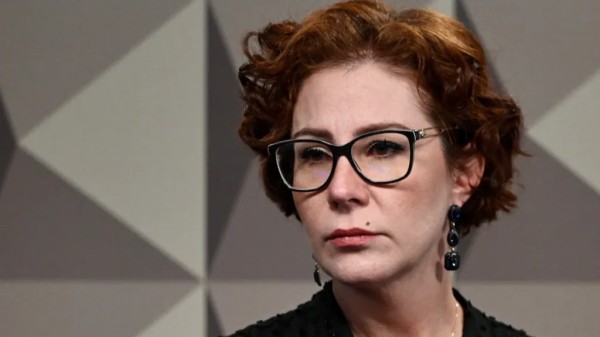 Carla Zambelli renuncia ao mandato de deputada federal