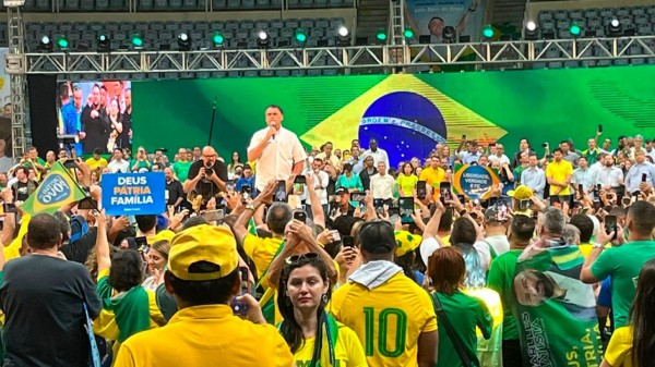 Ou a direita cresce politicamente ou fica eternamente nas portas dos quartéis