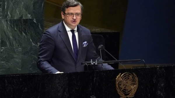 Ucrânia aprova estado de emergência em meio a avanço da Rússia