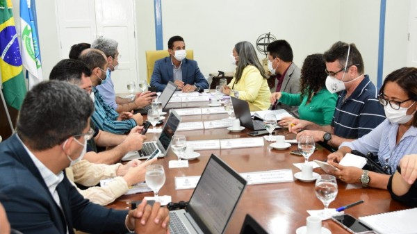 Prefeitura de Mossoró e Sindiserpum chegam a consenso sobre lei do reajuste dos professores