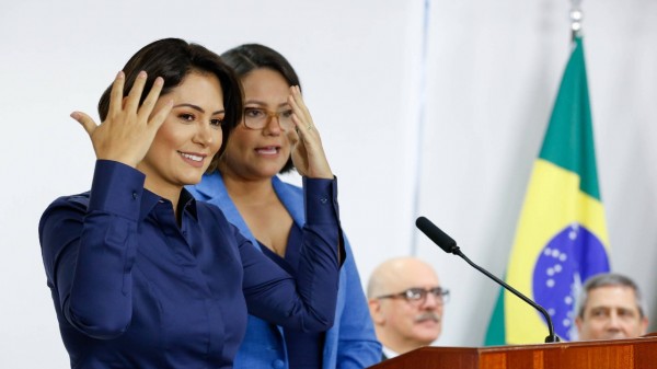 Retrocesso na política de educação bilíngue de surdos no país