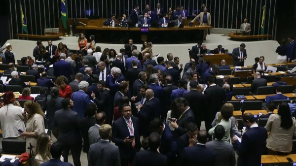 Câmara derruba MP de Lula que previa aumento de 10 impostos e governo sofre nova derrota
