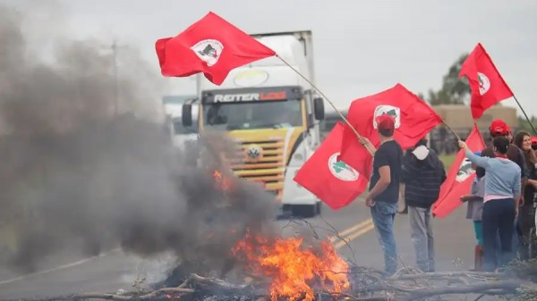 ALERTA: MST planeja invasões em todo o país em abril