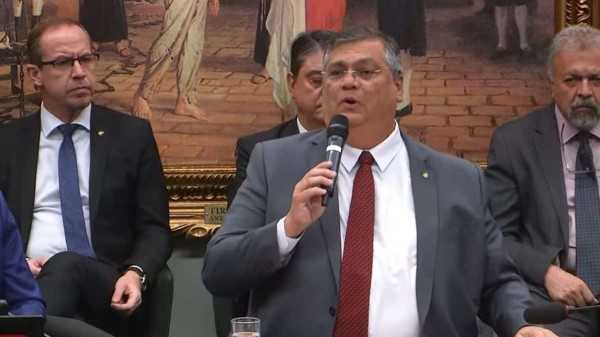 Denuncia generalizada de Dino sobre CACs abre precedente perigoso
