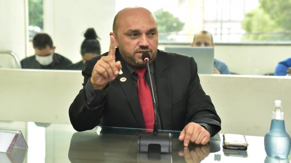 Edson Carlos defende construção de CRAS no bairro Bom Jardim