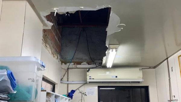 Saúde em colapso: Teto de sala do Hospital Walfredo Gurgel desaba 