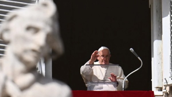 O estado de saúde do Papa é crítico, diz Vaticano