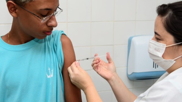 Confira os 14 locais polos da vacinação contra a dengue em Mossoró