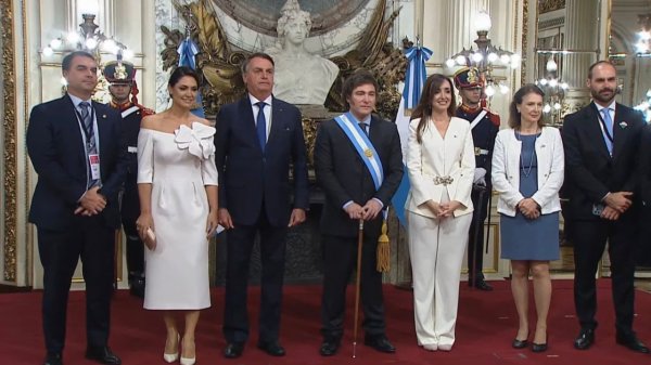 Javier Milei toma posse como novo presidente da Argentina
