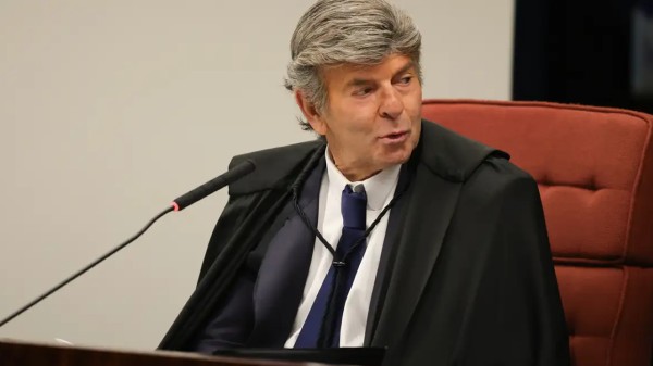 Fux desmonta acusação contra Bolsonaro e absolve ex-presidente