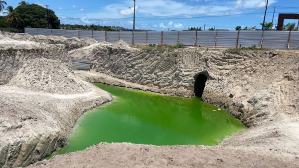 A saga do buraco azul que ficou verde em Parnamirim