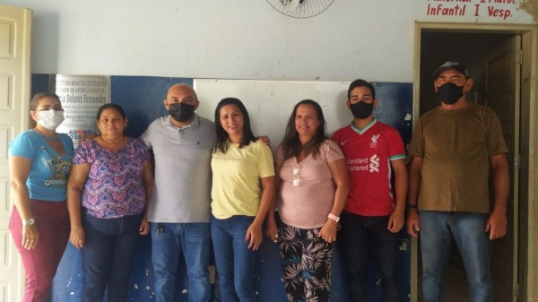 Vereador Edson Carlos visita UEI do Bom Jesus e constata melhorias na unidade