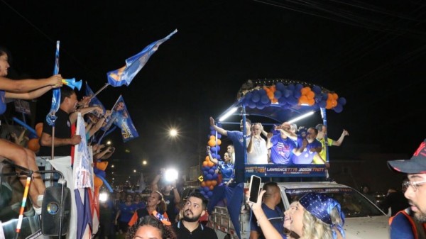 Rogério Marinho, Fábio Dantas e Allyson Bezerra arrastam multidão pelas ruas de Mossoró
