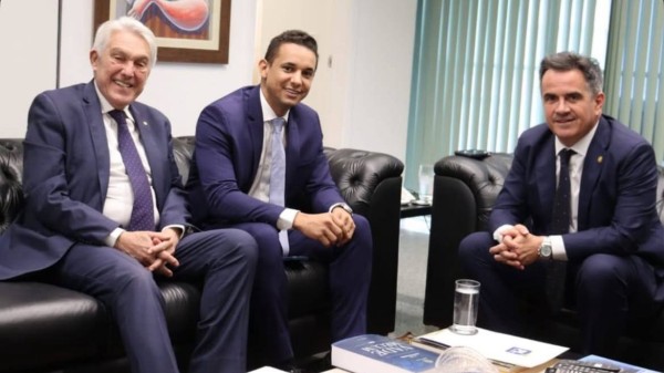 Allyson tem pressa e busca viabilizar projeto para 2026 em Brasília