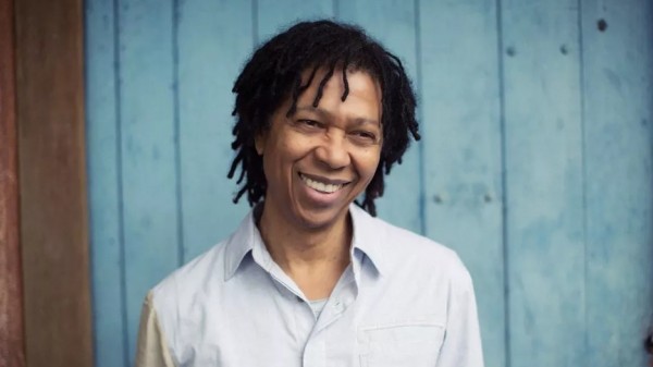 Artistas mossoroenses realizam tributo ao cantor Djavan