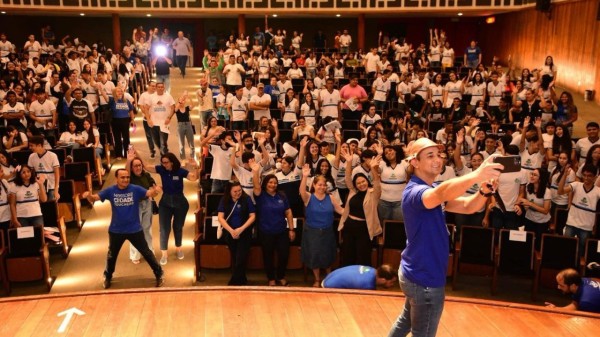 Prefeito Allyson cria premiação para alunos das escolas que se destacarem na prova do IDEB