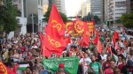 A próxima manifestação da extrema esquerda é exibir a suástica?