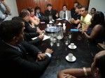 MÃ©dicos cubanos solicitam apoio dos vereadores para o reajuste do auxÃ­lio moradia