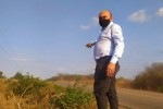 Vereador Edson Carlos constata problema de abastecimento no Assentamento Cheiro da Terra