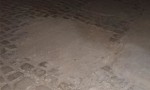 Moradores do Boa Vista usam barro e atÃ© gesso para tapar buracos das ruas 