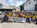 FuncionÃ¡rios dos Correios cruzam os braÃ§os