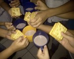 Prefeitura de MossorÃ³ serve apenas trÃªs bolachas cream cracker e meio copo de leite na merenda escolar