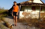 Dona de casa que vive de bazar e material reciclado pede doaÃ§Ãµes para cuidar de trÃªs filhos