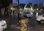 Forte chuva causa inundaÃ§Ãµes, alagamentos e quedas de Ã¡rvores e energia em MossorÃ³