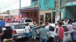Dois homens sÃ£o mortos a tiros dentro de barbearia no Bom Jardim
